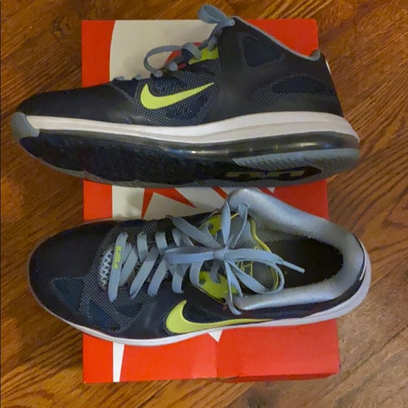 LeBron Nike sneakers - Picture 5 of 5